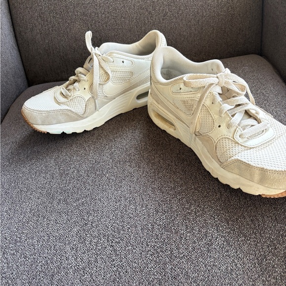 Nike Women's Air Max Sc White and Tan Sneakers
Size 8 - Picture 4 of 6